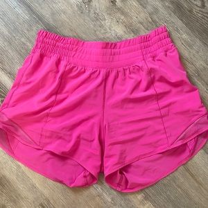 Hotty hot HR 4” shorts in sonic pink